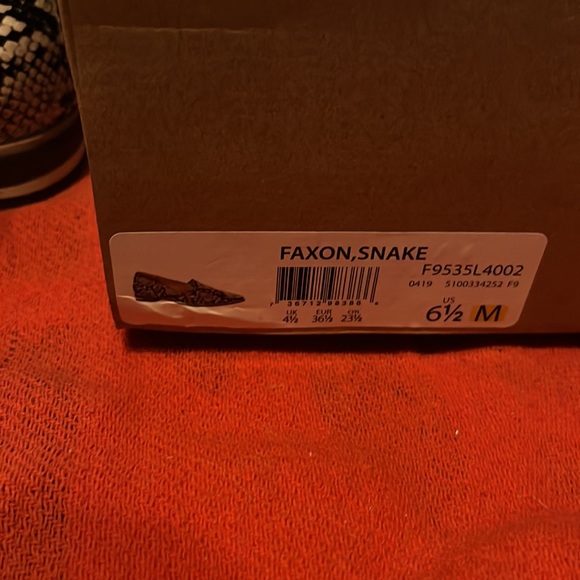 Great for interviews and work - Picture 2 of 4